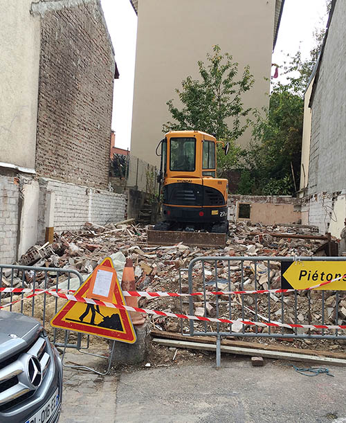 Démolition délicate entre constructions mitoyennes. Suivi : FranceMaisons.idf